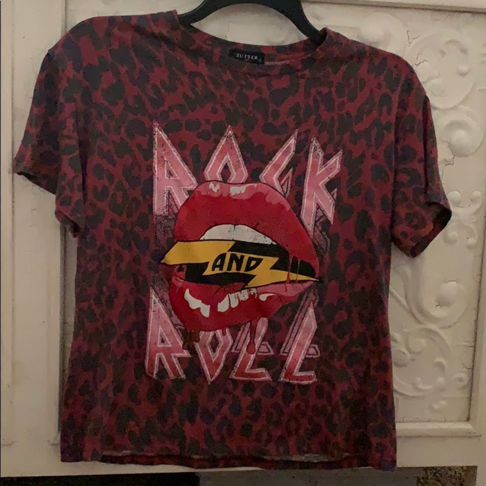 Graphic tee